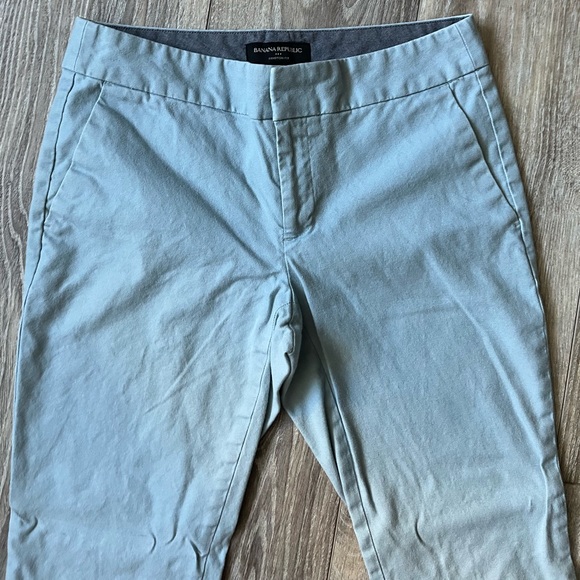 Banana Republic Hampton Fit Cropped Light Blue Khaki Pants - Picture 4 of 9